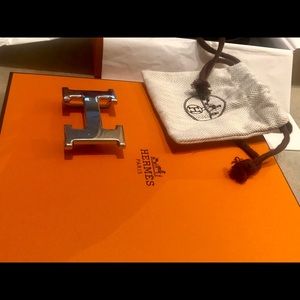 Hermès black & taupe belt + 32 MM silver buckle.